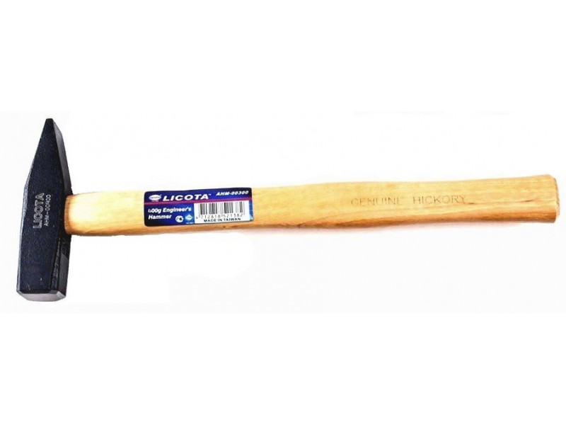 Молоток с ручкой из дерева Гикори 400 грамм AHM-00400, Licota