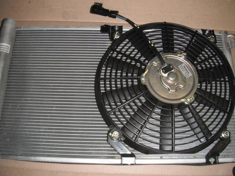 Радиатор охлаждения кондиционера с вентилятором для Лада Приора (Panasonic).
