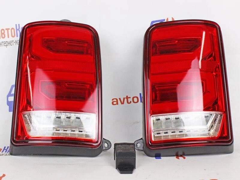 Задние светодиодные фонари Range Rover на Лада Нива 4x4, Urban, красные